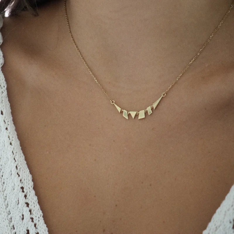 modern geometric necklaces for women -VICTORIA GEOMETRIC SHAPED GOLD CHAIN NECKLACE